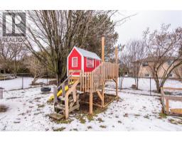 354 FORESTLAWN Road - 43