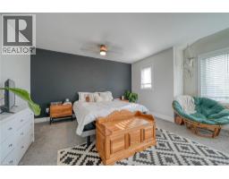 35 PEGGY Avenue - 25