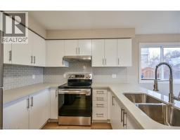 8 LIVINGSTONE Crescent - 10