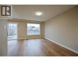 8 LIVINGSTONE Crescent - 13