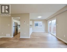 8 LIVINGSTONE Crescent - 15