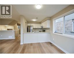 8 LIVINGSTONE Crescent - 17