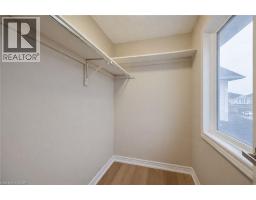 8 LIVINGSTONE Crescent - 22