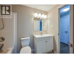 8 LIVINGSTONE Crescent - 27