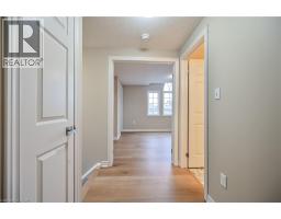 8 LIVINGSTONE Crescent - 33