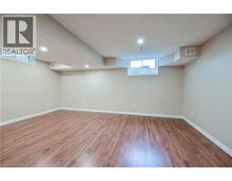 8 LIVINGSTONE Crescent - 35