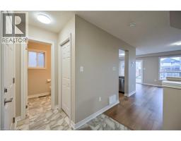 8 LIVINGSTONE Crescent - 5