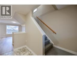 8 LIVINGSTONE Crescent - 7