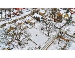 86-90 COURTLAND Street E - 6