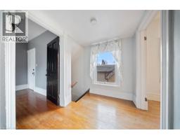 41 WELLINGTON Street S - 19