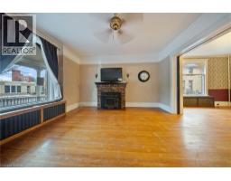 41 WELLINGTON Street S - 5