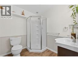 7 COUNTRY CLUB Road - 32