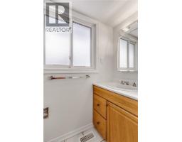 111 MANOR Drive - 20