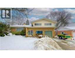 26 DEERPARK Crescent - 1