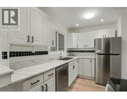 25 UPPER CANADA Drive UnitNo. 17 - 4