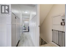 285 SANDOWNE Drive UnitNo. 1 - 20