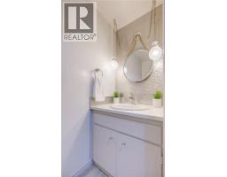 285 SANDOWNE Drive UnitNo. 1 - 21