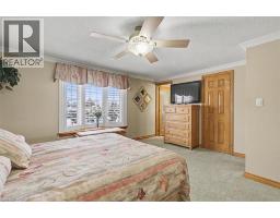 11 DANUBE Drive - 33