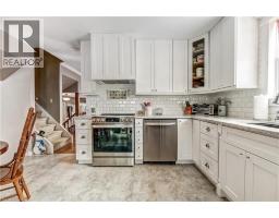 11 JOHN DAVIES Drive - 12