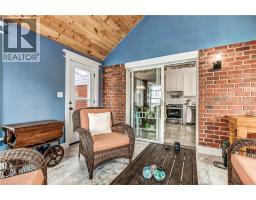 11 JOHN DAVIES Drive - 14