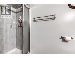 13 CHURCHILL Circle - 20