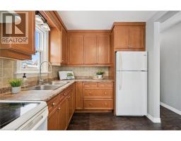 106 BELMONT Avenue W - 12