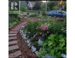 106 BELMONT Avenue W - 36