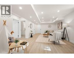 82 CHALMERS Street N - 32