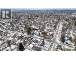 82 CHALMERS Street N - 5