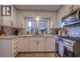 31 STIRLING Avenue N - 11