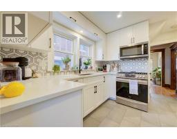 31 STIRLING Avenue N - 12