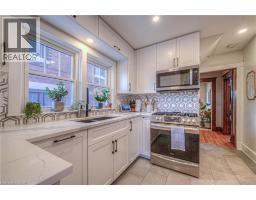 31 STIRLING Avenue N - 13