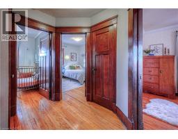 31 STIRLING Avenue N - 22