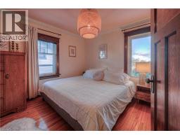 31 STIRLING Avenue N - 23