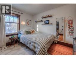 31 STIRLING Avenue N - 24