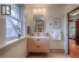 31 STIRLING Avenue N - 28