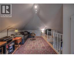 31 STIRLING Avenue N - 31