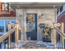 31 STIRLING Avenue N - 4