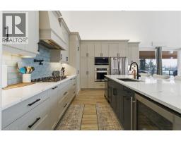 5 ARCHIBALD Drive - 24