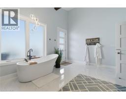 5 ARCHIBALD Drive - 35