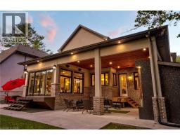 126 MCGREGOR Crescent - 48