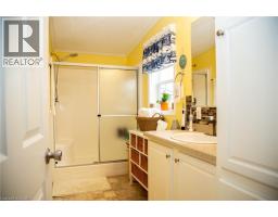 22 CRICKLEWOOD Crescent - 11