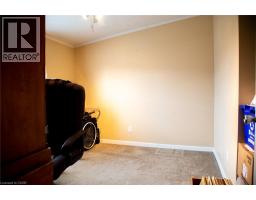 22 CRICKLEWOOD Crescent - 18