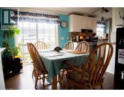 22 CRICKLEWOOD Crescent - 25