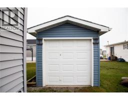 22 CRICKLEWOOD Crescent - 28