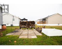 22 CRICKLEWOOD Crescent - 32