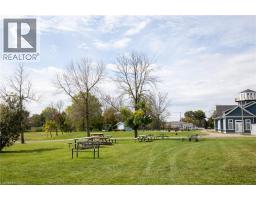 22 CRICKLEWOOD Crescent - 41