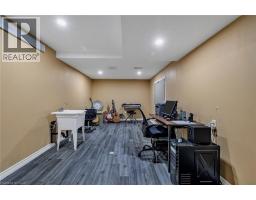 297 THOMAS SLEE Drive - 35