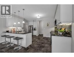 297 THOMAS SLEE Drive - 7