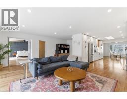 88 OLD FOREST Crescent - 1